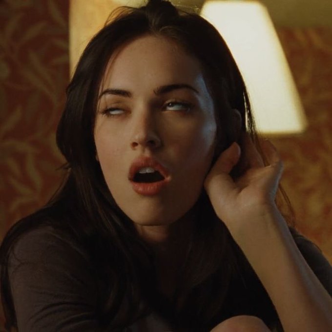 Queen's Contempt logo